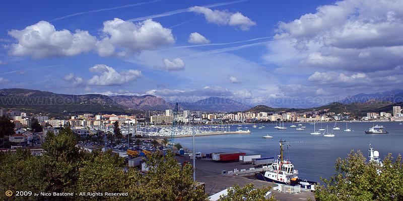 Corsica-Aiaccio-300-1400x700.jpg - Ajaccio - Ajacciu "Panorama con nuvole"