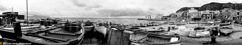 Aspra PA "Panorama con barche. Bianco e nero. - A large view with boats. Black & White" Sicilia, Sicily, Sicile Foto, photos, fotos, immagini, images, pics