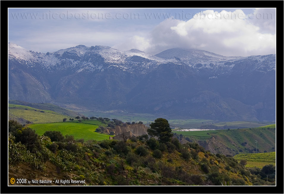 Monti delle Madonie. Paesaggio in un giorno d'inverno 1 - Madonie mountains. Landscape in a winter day 1"