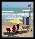 Persone sedute... Marina di Ragusa "il bagnino" - Sat people... Marina di Ragusa - "The lifeguard"