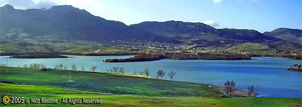 Piana degli Albanesi "Panorama sul lago" - "A large view on the lake"