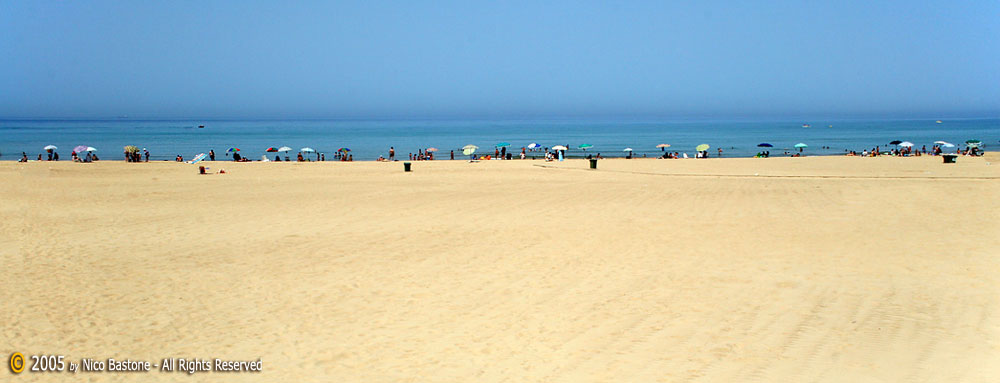 Scoglitti - Ragusa "Ombrelloni - Beach umbrellas"