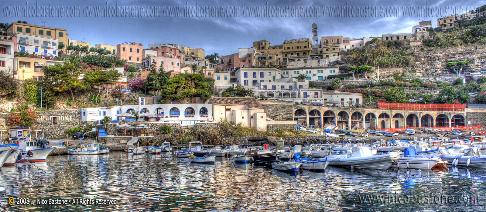 Ustica PA "il porticciolo - the little harbour" - Elaborazione grafica in HDR, High Dynamic Range