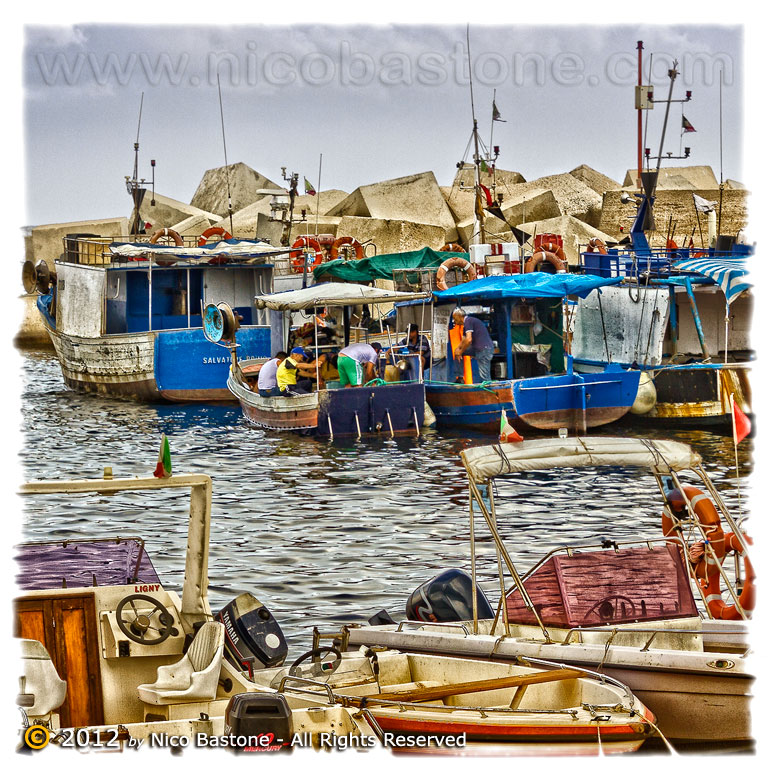 Valderice TP "Tonnara di Bonagia - Pescatori e barche - Fishers and boats"