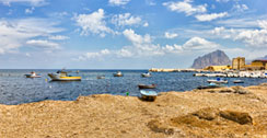 Valderice TP "Tonnara di Bonagia - Alghe e barche - Algae and boats"